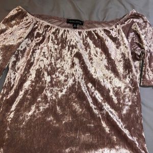Kendall & Kylie Velvet Blush Top Size M.
